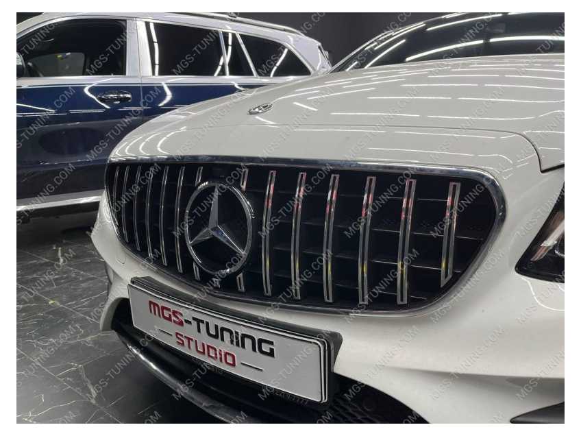 Решетка радиатора на Mercedes Benz мерседес е-class е класс w213 ДОРЕСТАЙЛИНГ 2016-2020 Ешка в стиле gt гт амг amg 63 AMG 63 АМГ с вертикальными полосами