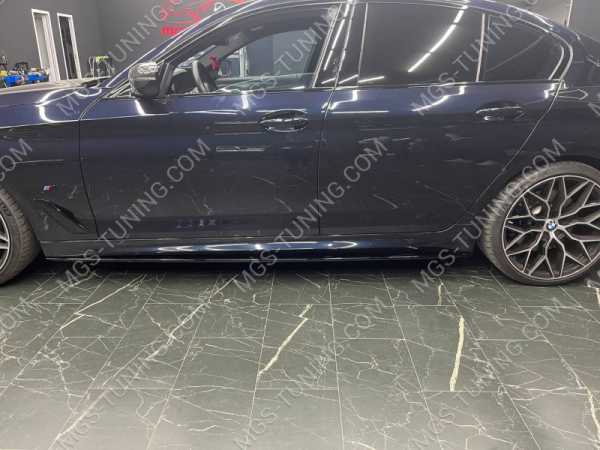 Лезвия порогов черный глянец в стиле M-Performance бмв 5 серии бэха пятерка г30 BMW 5 series G30
