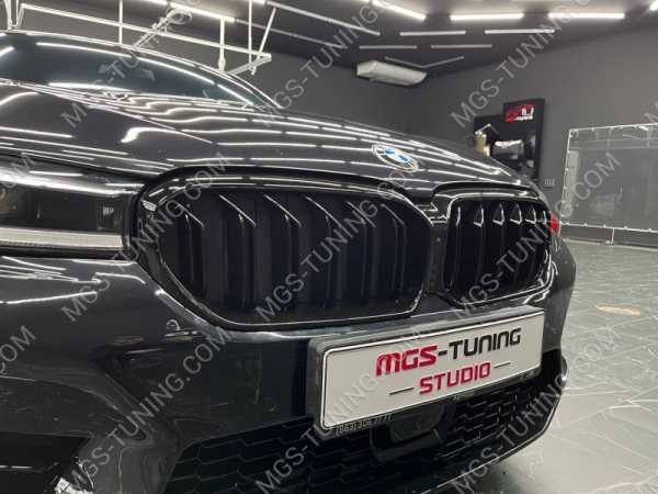 Решетка радиатора черный глянец в стиле M5 ноздри на BMW 5 series G30 бмв 5 серия г30 рестайлинг 2020+