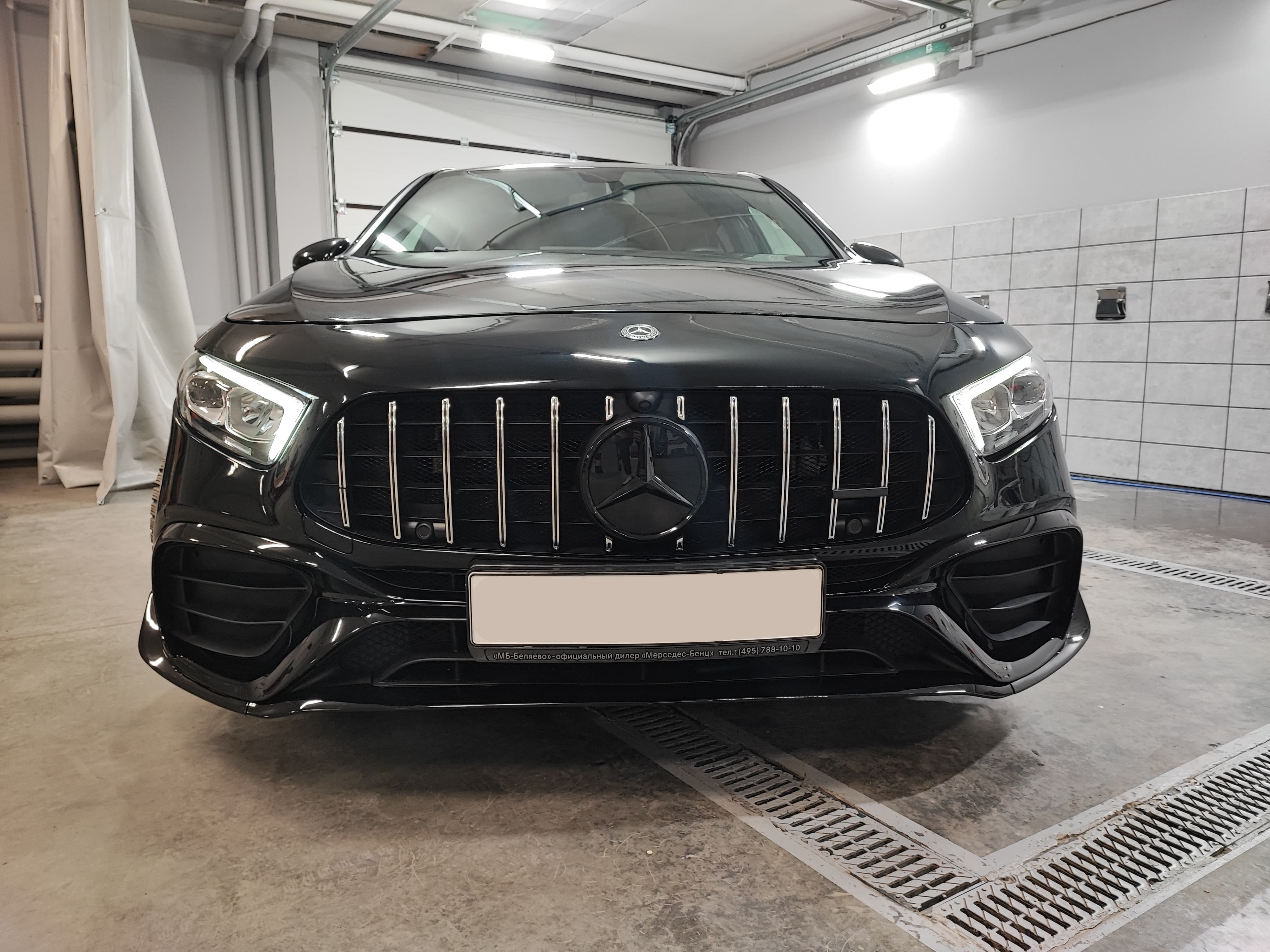 Передний бампер Mercedes A-class w177 A45 AMG + решетка радиатора GT