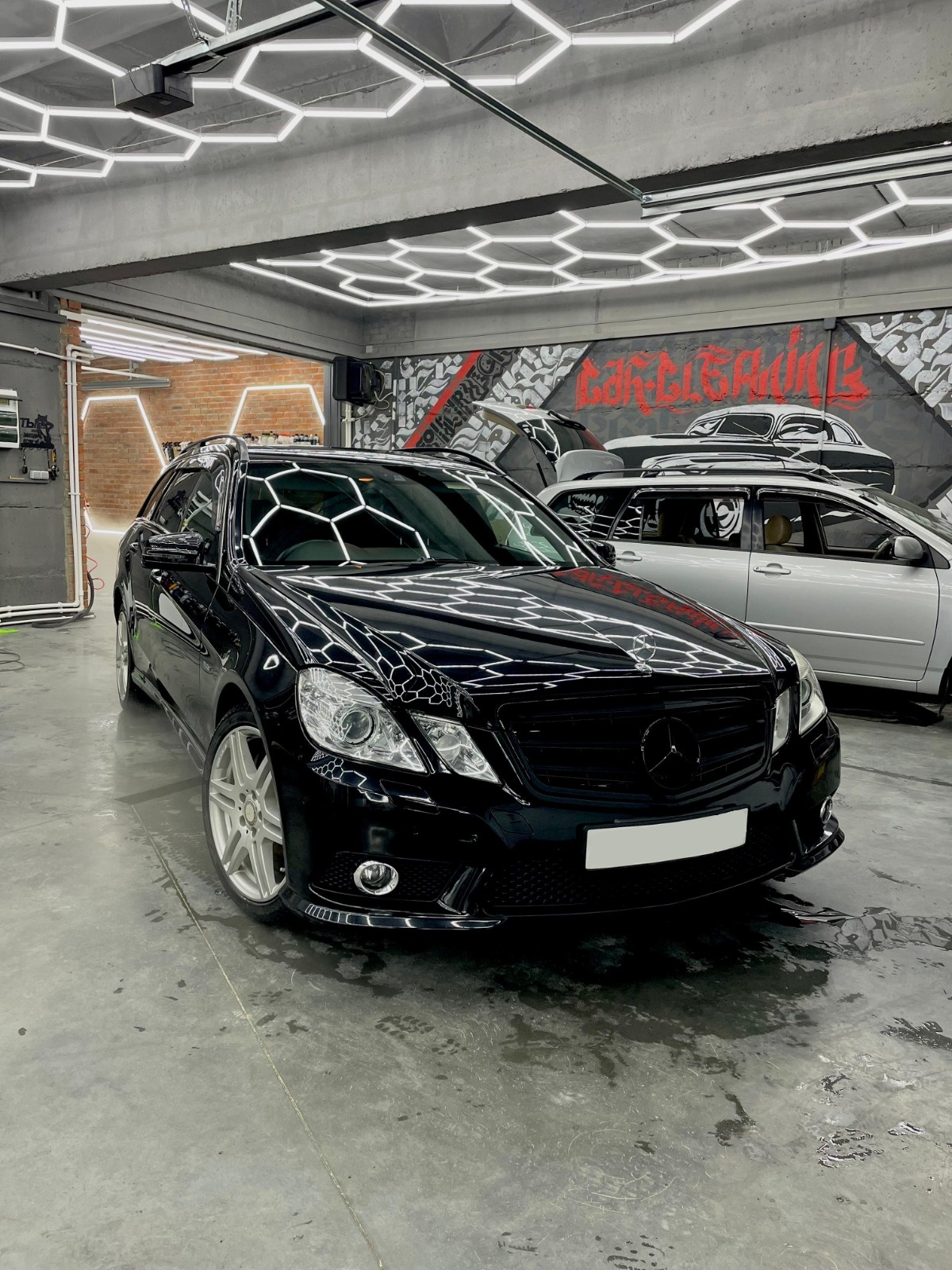 Решётка Mercedes E -class w212 09-13гг. 2 полосы полностью черная