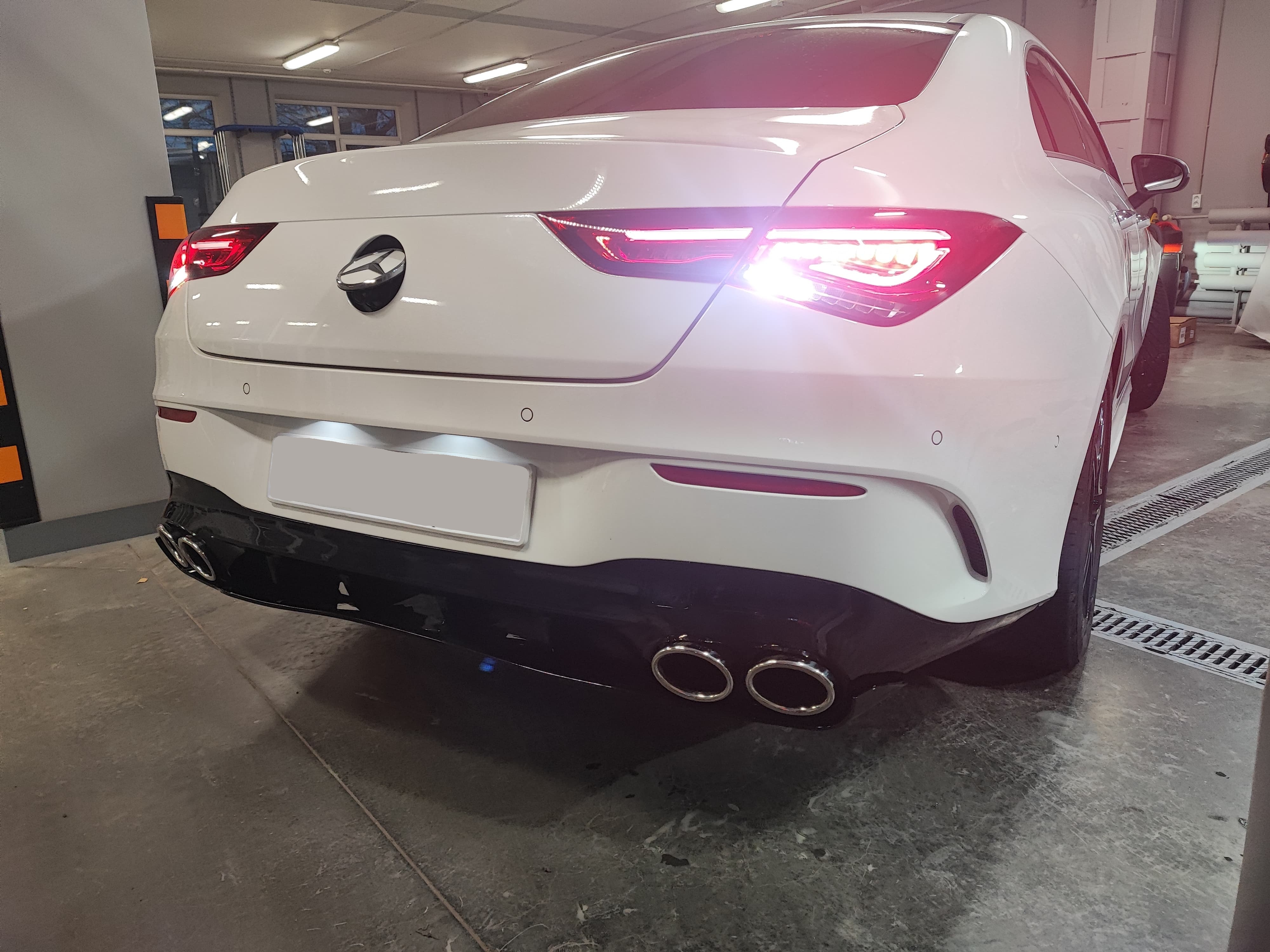 Диффузор с насадками Mercedes CLA-class C118 стиль CLA45 AMG silver
