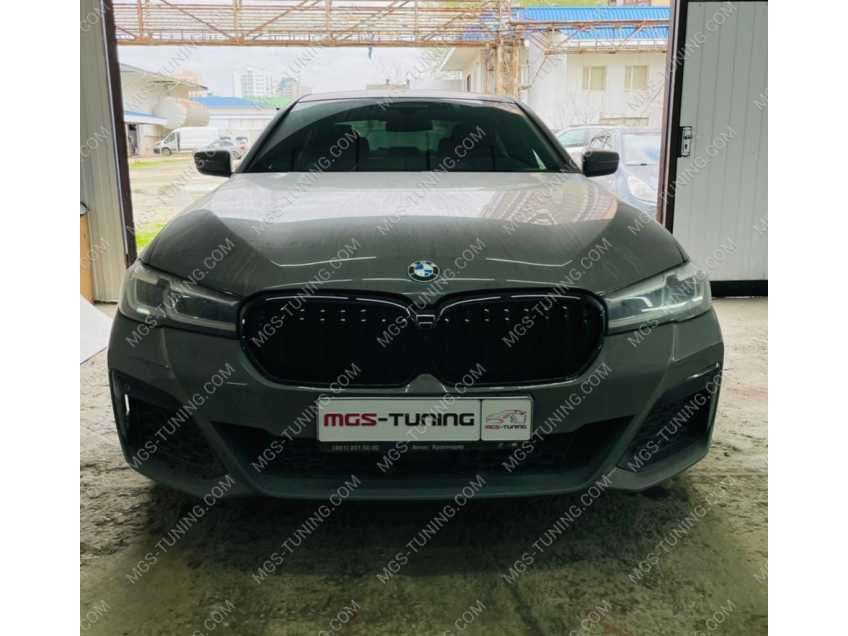 Решетка в стиле M Performance на BMW G30 рест. черный глянец