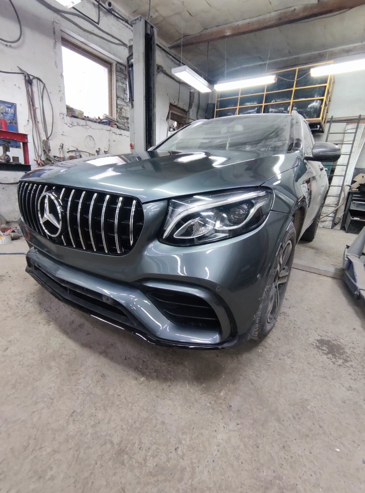 Передний бампер Mercedes в стиле GLC/GLC Coupe 63 AMG