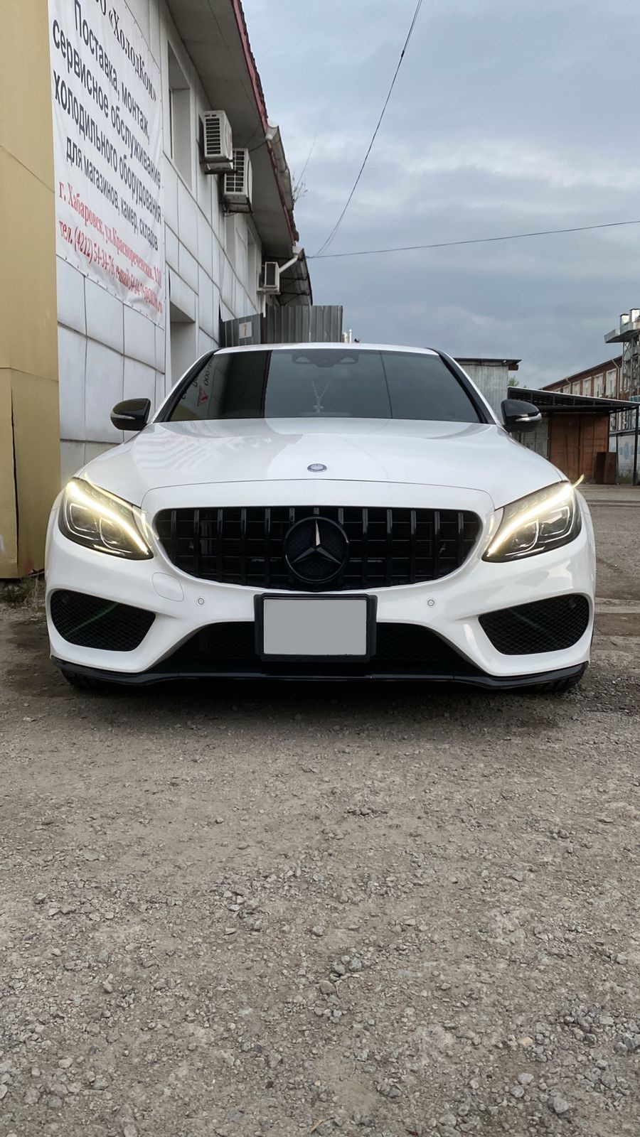 Решётка Mercedes C-class w205 GT style black (без камеры)