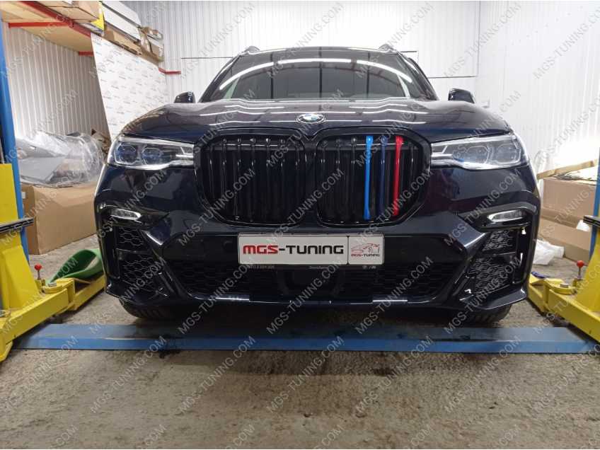 Пороги + Решетка радиатора на BMW X7 G07 
