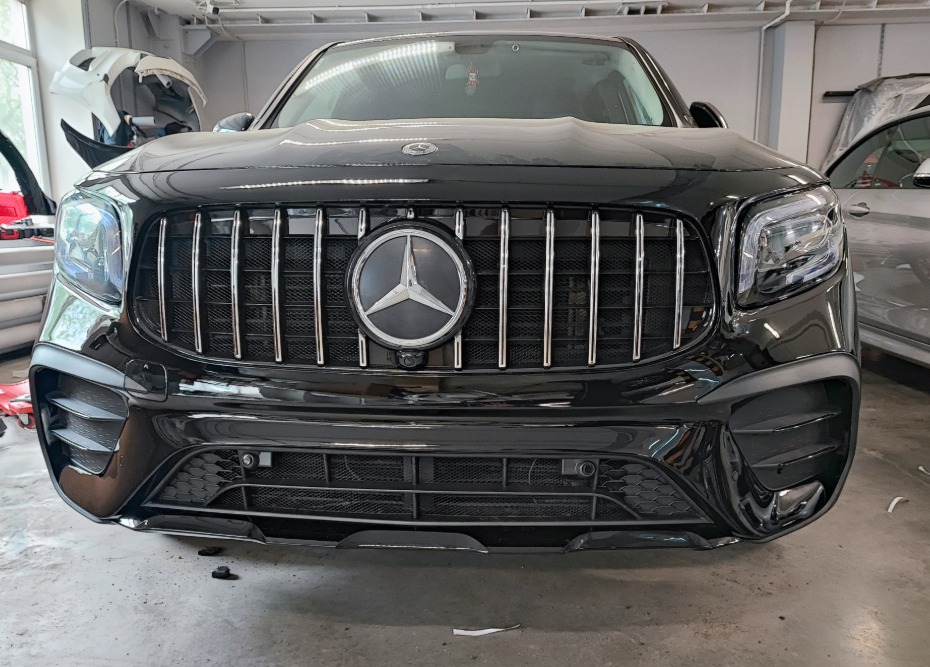 Передний бампер Mercedes GLB-class X247 в стиле 35 AMG