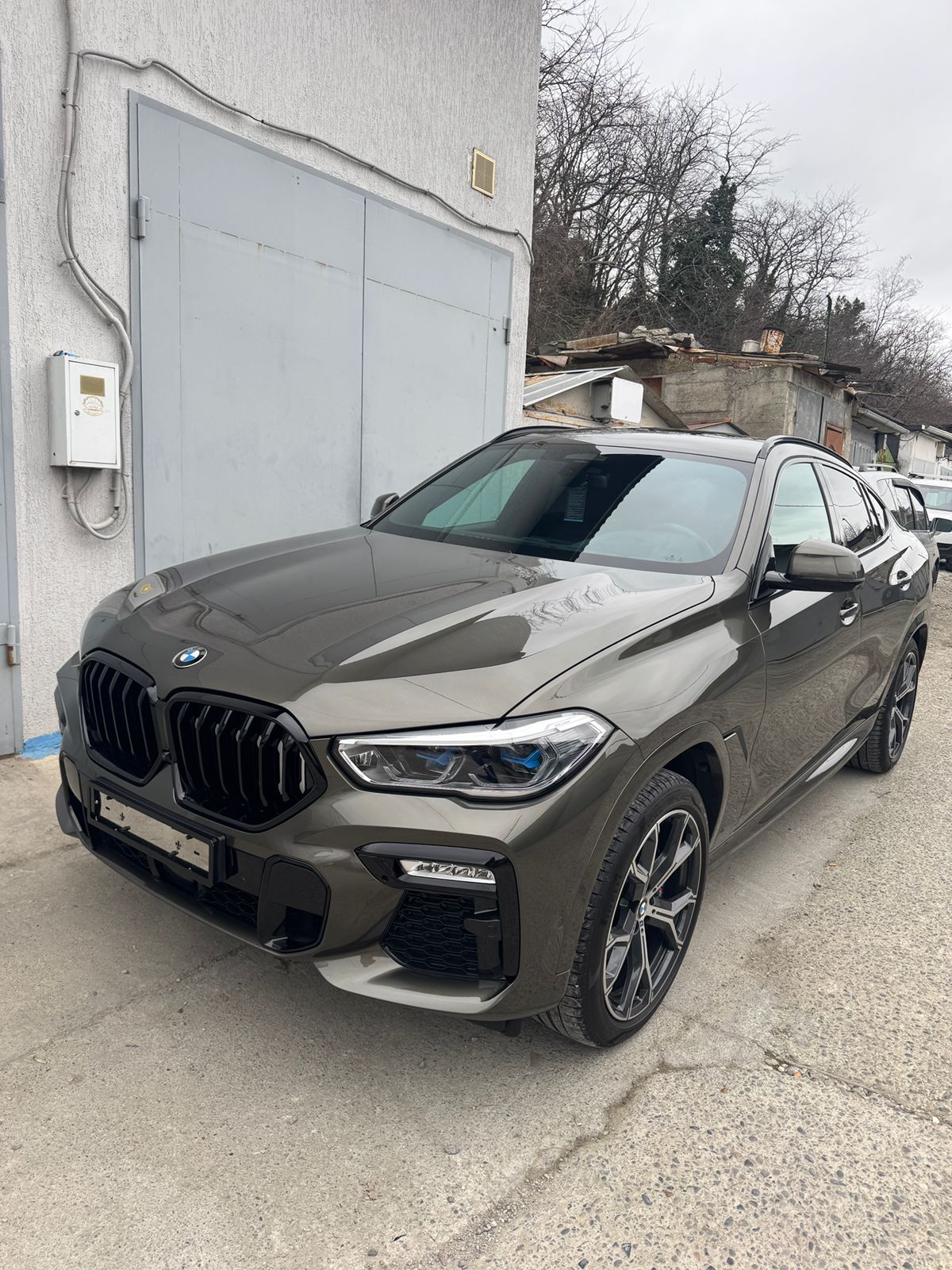 Решётка в стиле M-Performance BMW G06 черный глянец
