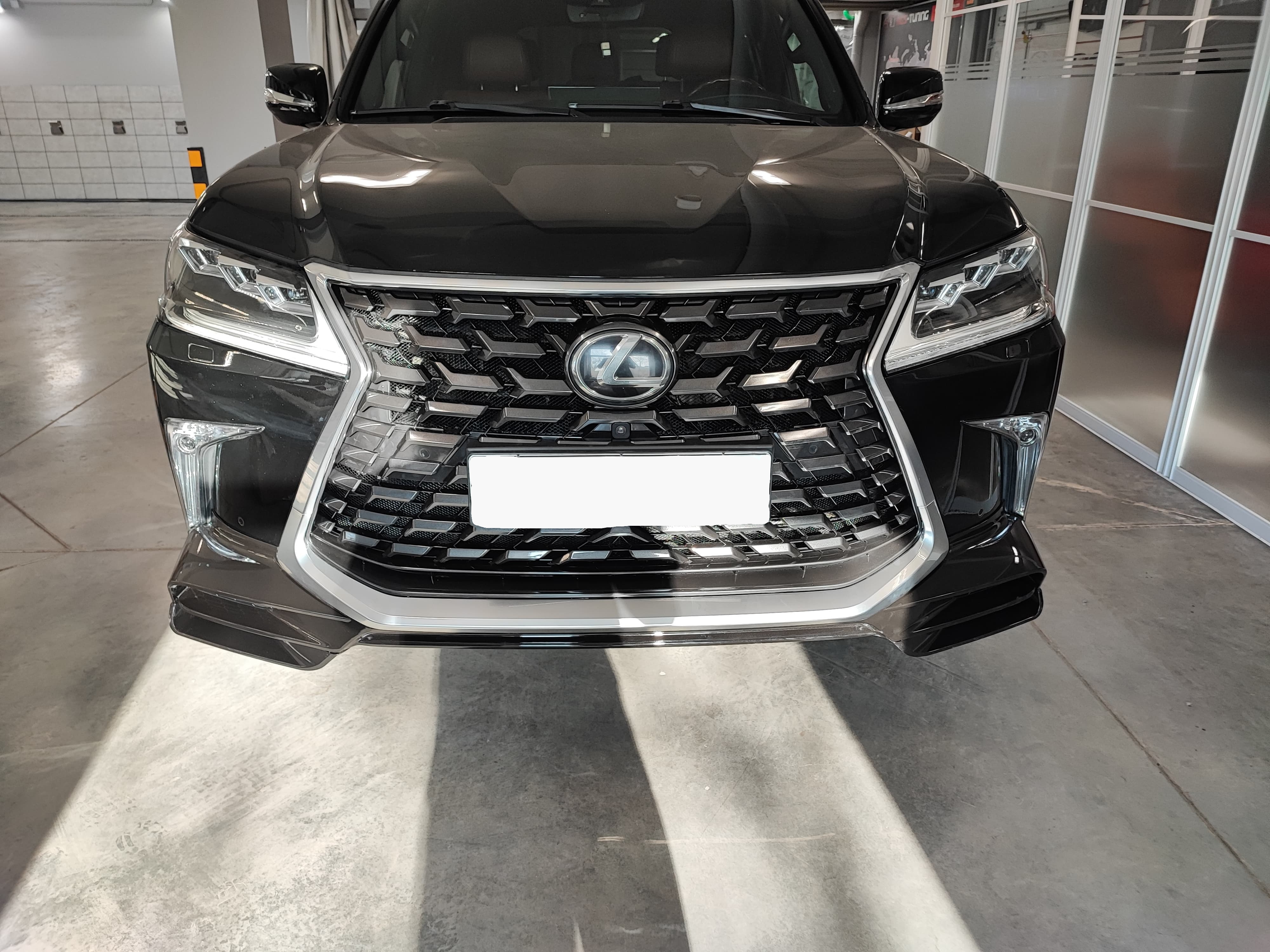 Обвес HERITAGE Lexus LX черный