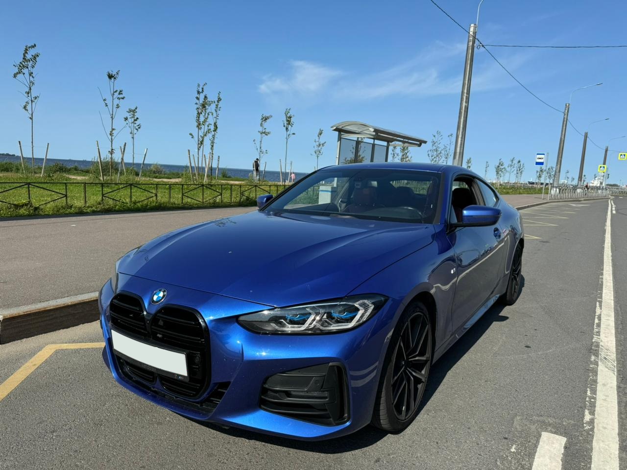Решётка в стиле BMW M4 G22 черный глянец