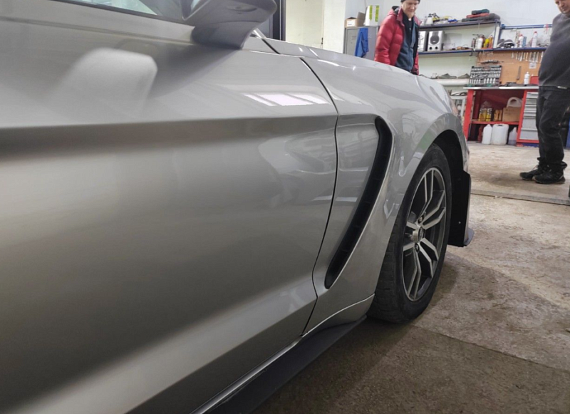 Бампер и Крылья на Ford Mustang