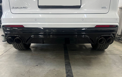 Диффузор Geely Monjaro в стиле MP + насадки Akrapovic