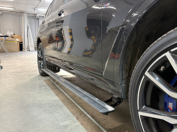Пороги выдвижные на BMW X7 G07 Пороги выдвижные на BMW X7 G07
