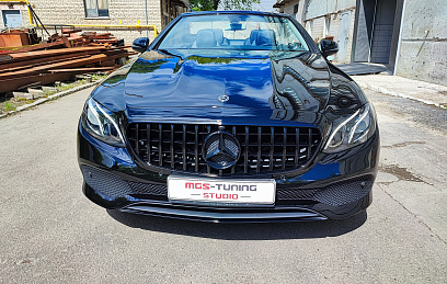 Решётка для Mercedes E-class w213 GT style черная (под камеру)