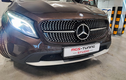 Тюнинг решетка радиатора + пороги Mercedes Benz GLA X156