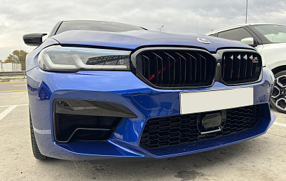 Центральная сетка переднего бампера BMW 5 series f10 в стиле М5 F90