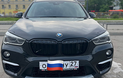 Решётка в стиле BMW X1 M f48 черный глянец