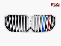 Решётка в стиле BMW X5 M G05 с триколором М и хром обод / Решётка в стиле БМВ Х5 М Г05 с триколором М и хром обод