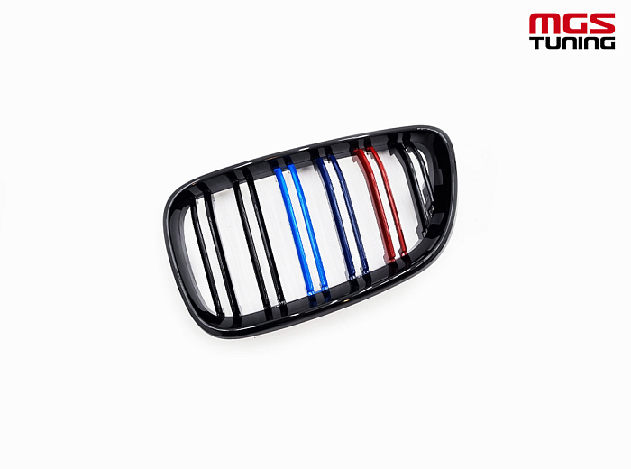 Решётка в стиле BMW M2 f22 13-20 с триколором / Решётка в стиле БМВ М2 Ф22 13-20 с триколором