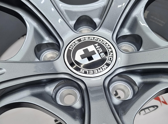 Комплект кованых дисков HRE P101CS R20 5x112 J9.5 et26/J10.5 et26 графит / Комплект кованых дисков ХРЕ П101ЦС Р20 5Х112 Ж9.5 ЕТ26/Ж10.5 ЕТ26 графит