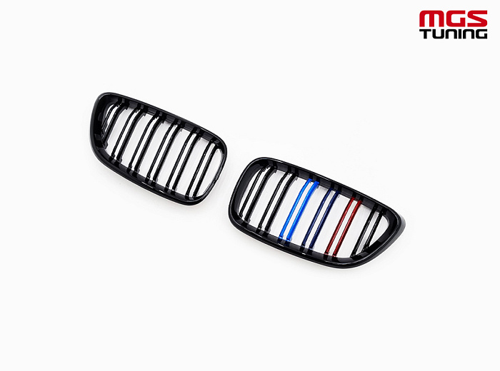 Решётка в стиле BMW M2 f22 13-20 с триколором / Решётка в стиле БМВ М2 Ф22 13-20 с триколором