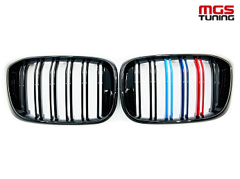 Решетка в стиле M-Performance BMW X3/X4 G01/G02 с триколором / Решетка в стиле М-Перформанс БМВ Х3/Х4 Г01/Г02 с триколором