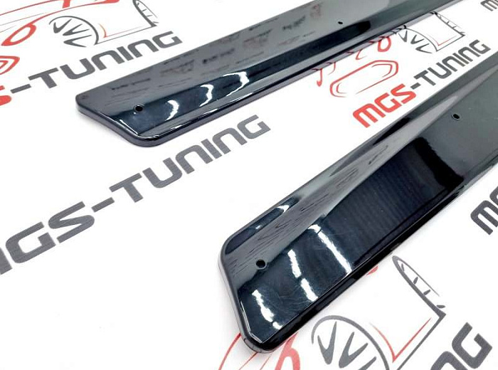 Лезвия порогов BMW M3/M4 F80/F82 черный глянец / Лезвия порогов БМВ М3/М4 Ф80/Ф82 черный глянец