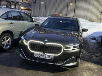 Решетка M-Performance BMW 7 series G11/G12 черный глянец подсветкой рест. Решетка M-Performance BMW 7 series G11/G12 черный глянец подсветкой рест.